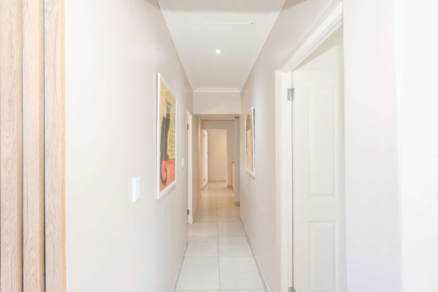 3 Bedroom Property for Sale in Middedorp Western Cape